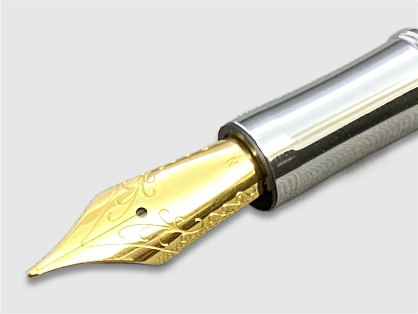 Jr Imperial Fountain Pen in Blue Resin with Embedded Pine Cones