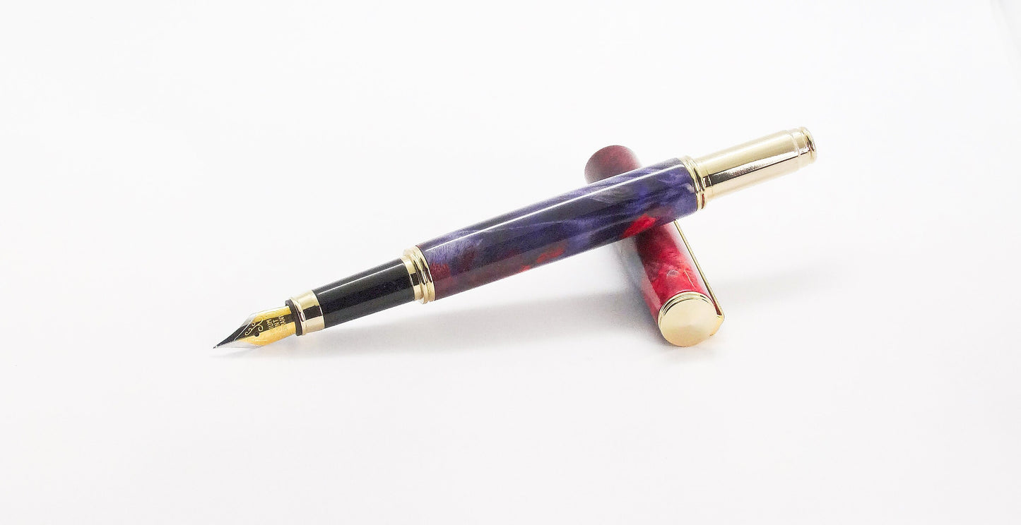 Traditional Fountain Pen in 24 Kt Gold and Dyed Boxelder Burl