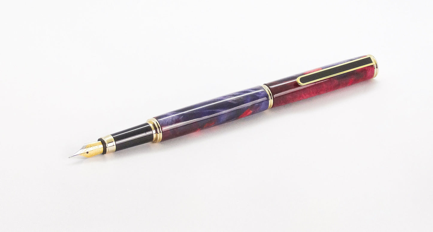 Traditional Fountain Pen in 24 Kt Gold and Dyed Boxelder Burl